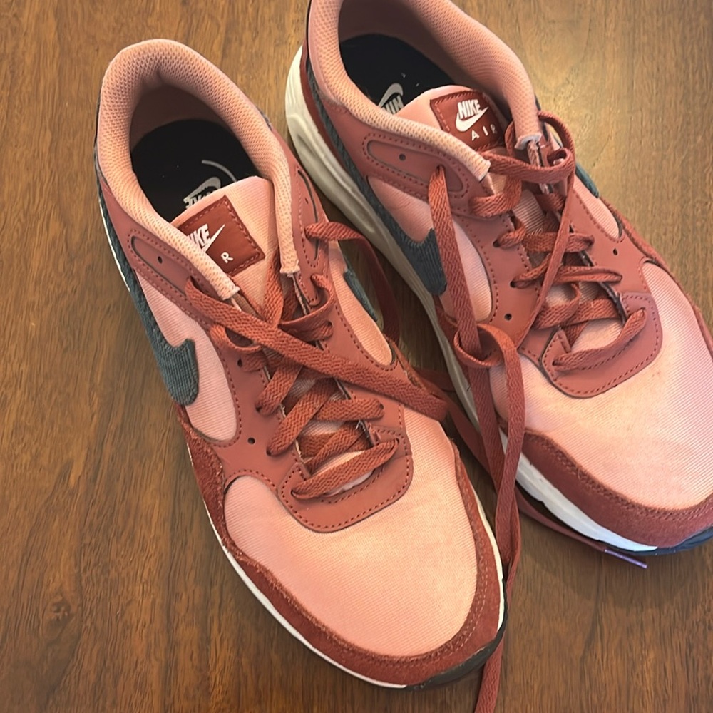 Nike Women's Sneakers in Pink and Red